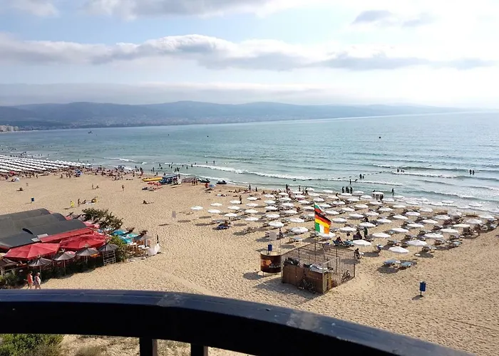 Golden Rainbow شقة *