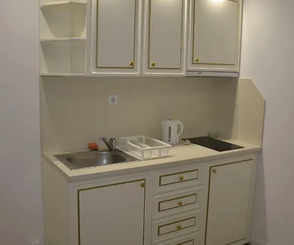 Golden Rainbow Apartment