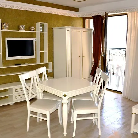 Apartament Golden Rainbow